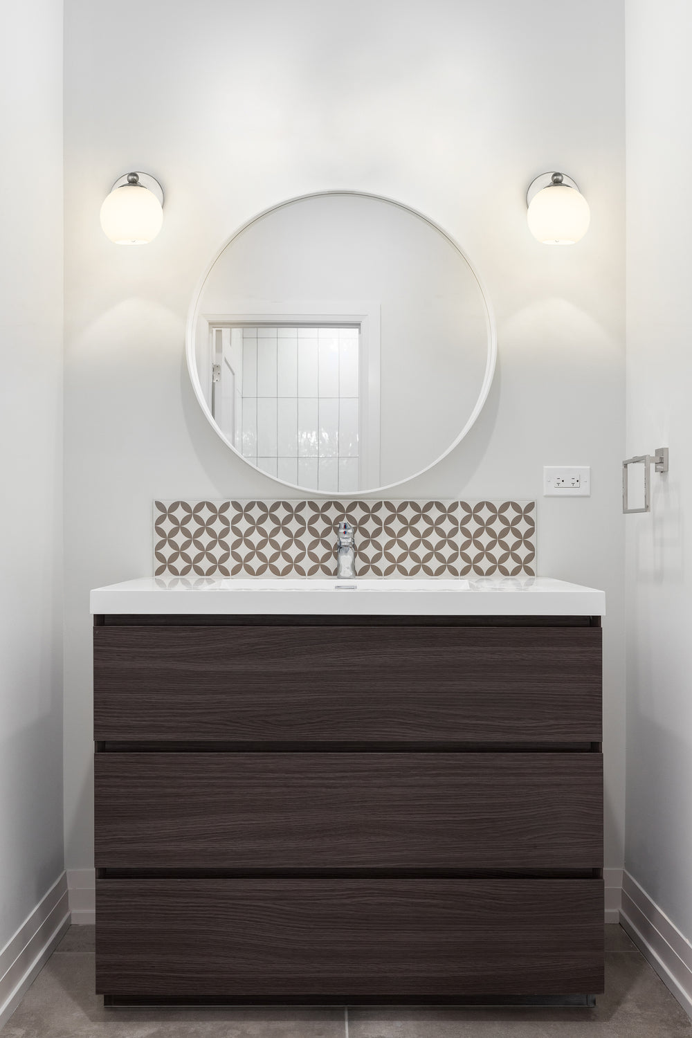 Neoma - 1 Light Wall Sconce