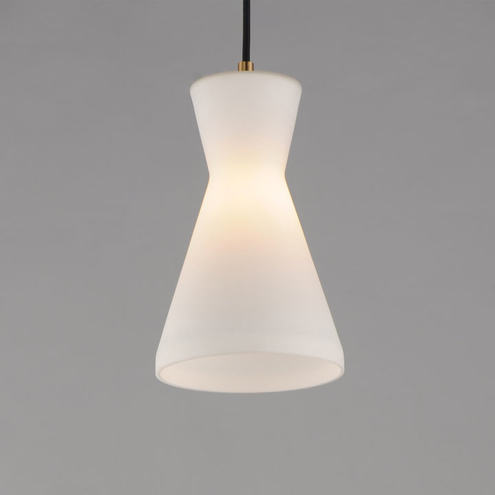 Sinch Single Pendant Natural Aged Brass alternate view