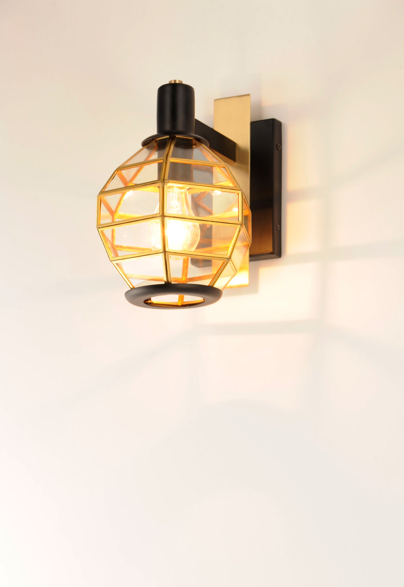 Heirloom - 1 Light Outdoor Wall Sconce