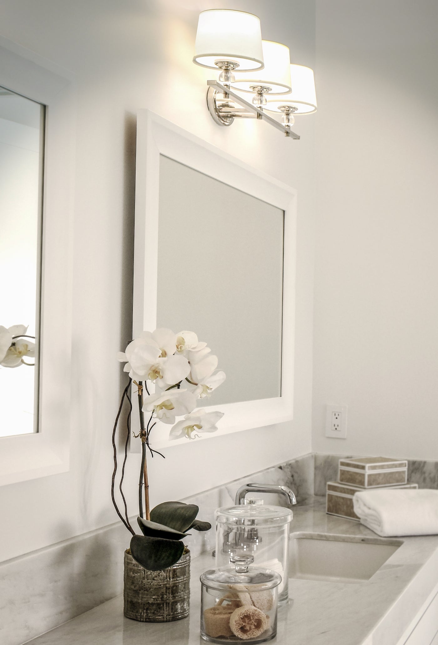 Rondo - Multiple Light Bath Vanity
