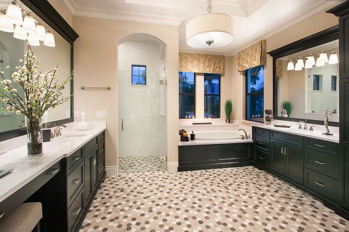 Rondo Bath Vanity White / Polished Nickel room setting