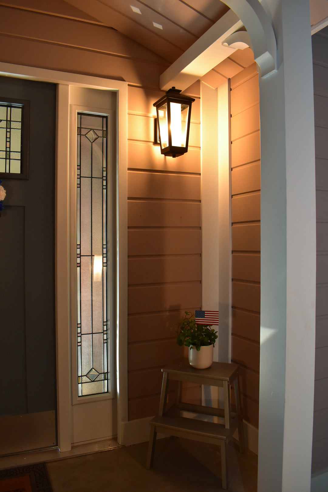 Aberdeen 1-Light Outdoor Wall CLFTAT room setting