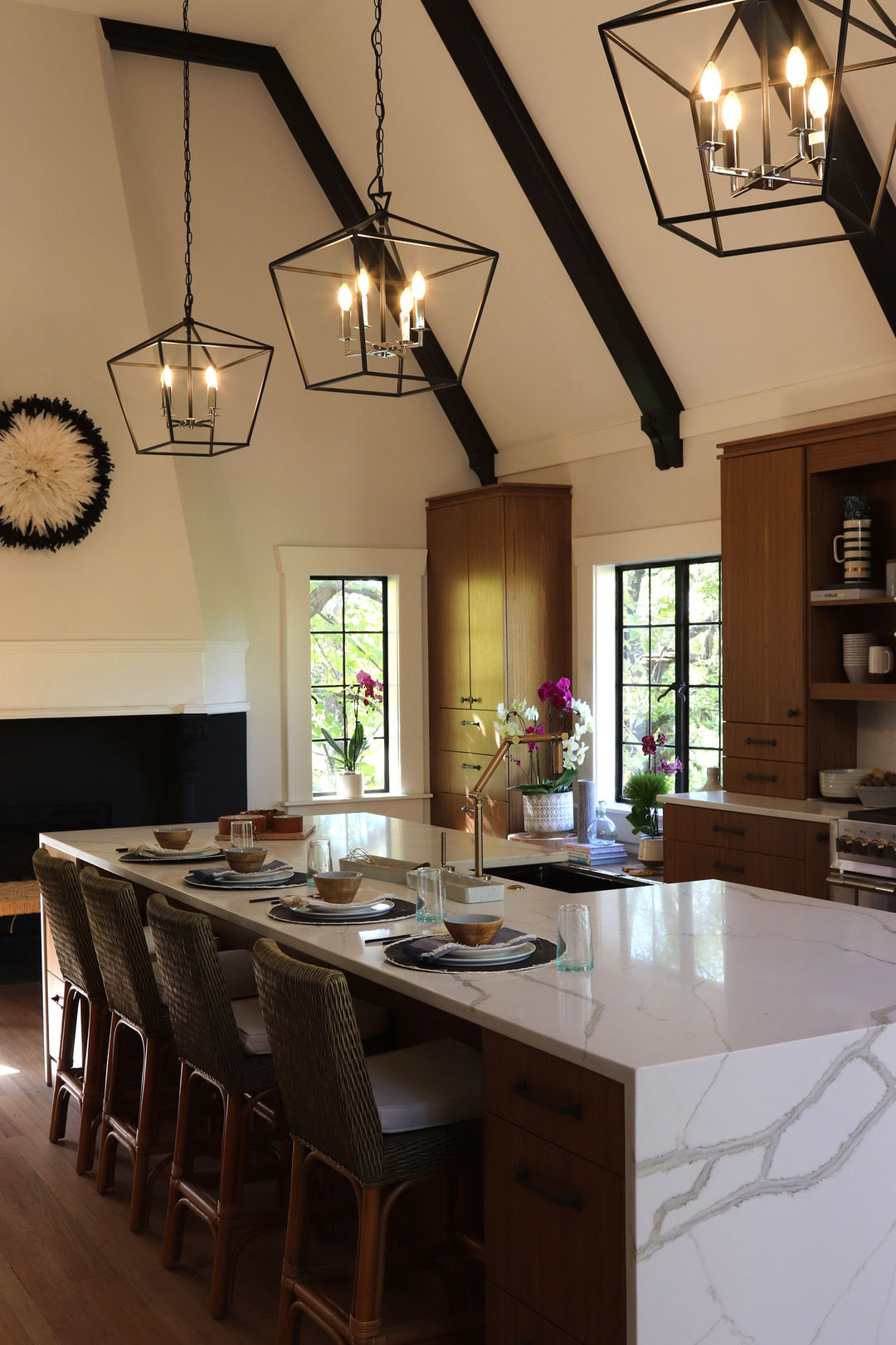 Abode 4-Light Chandelier TXBPN room setting