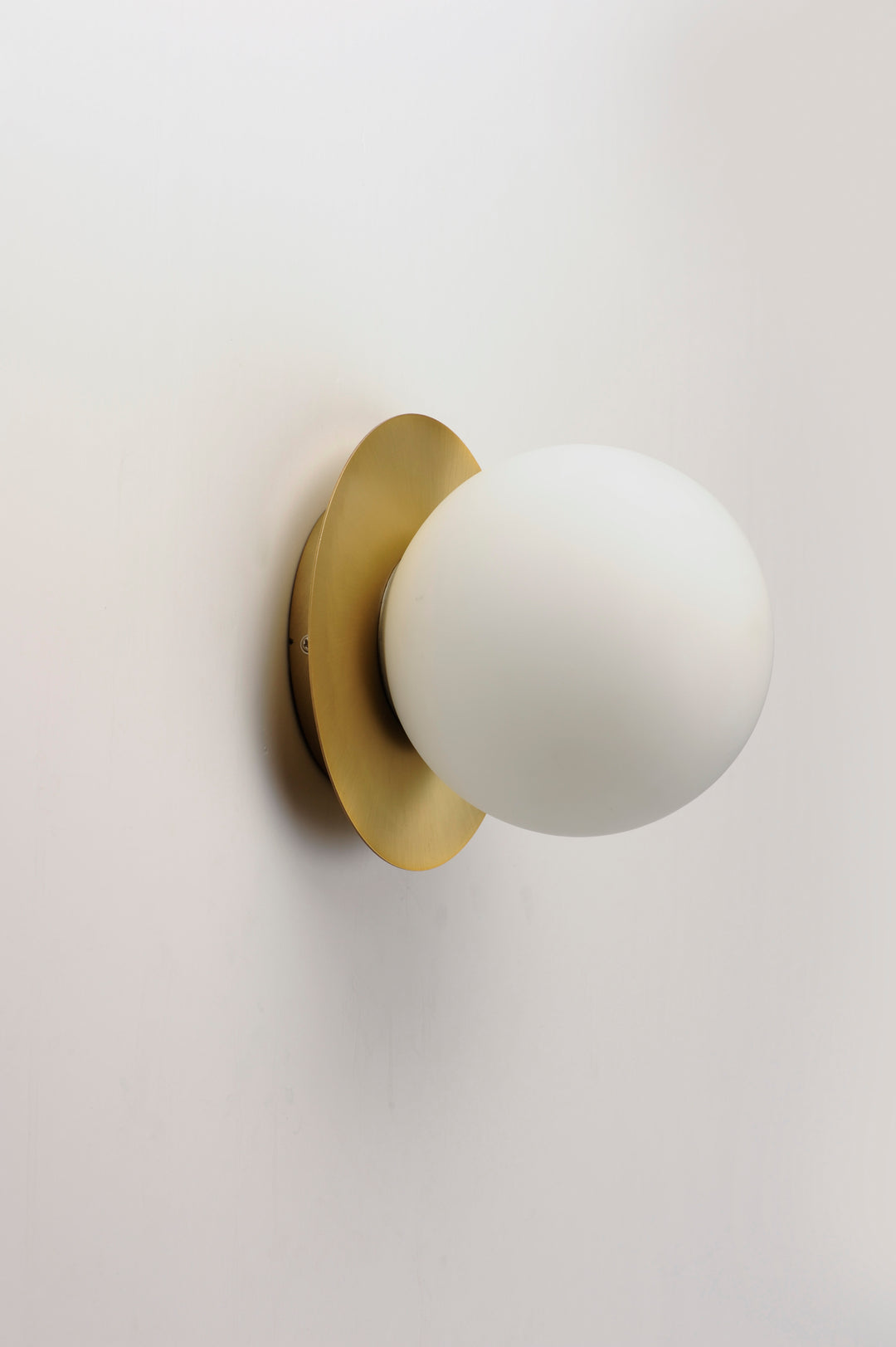 Vesper 1-Light Wall Sconce Satin Brass / Black alternate view
