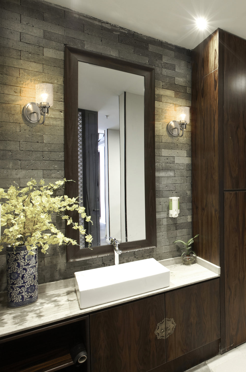 Kinsley - 1 Light Wall Sconce