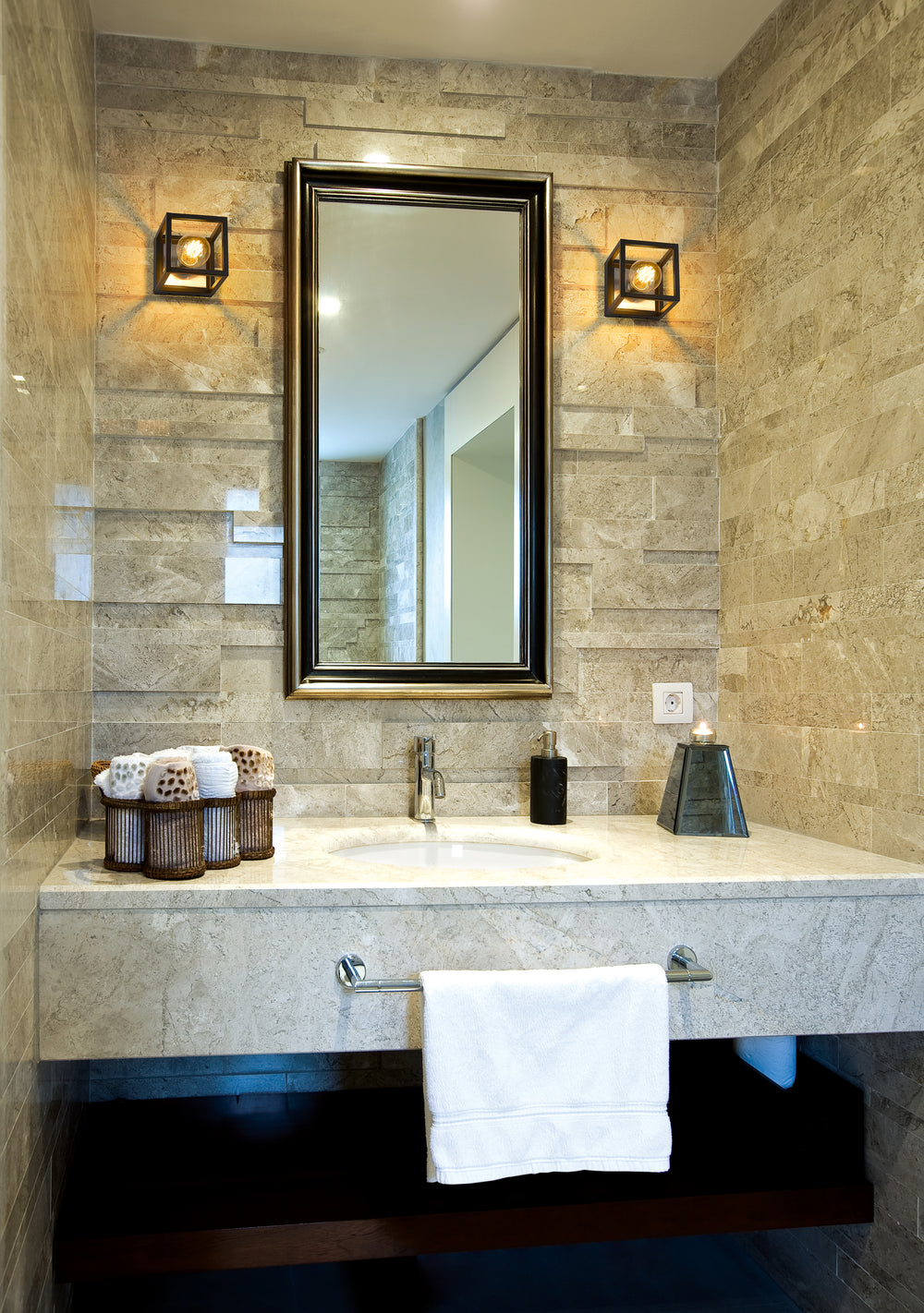 Kube - 1 Light Wall Sconce