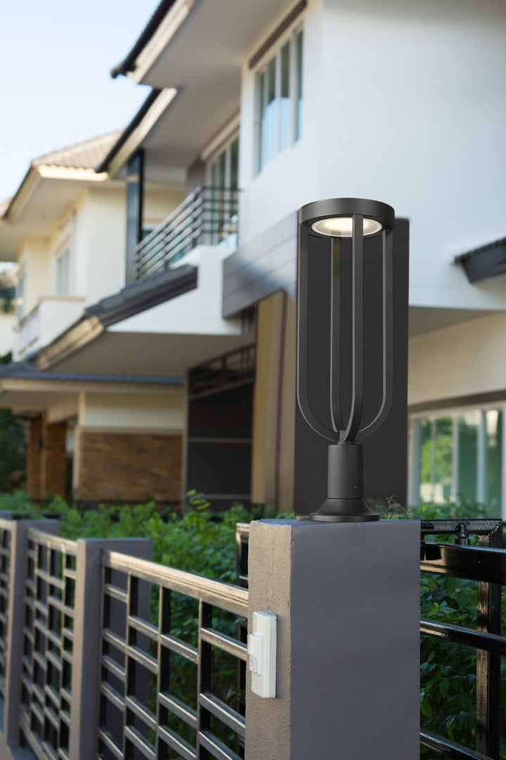 Leland - LED 1 Light Outdoor Pier Mount Light (5005PHB-553PM-BK)