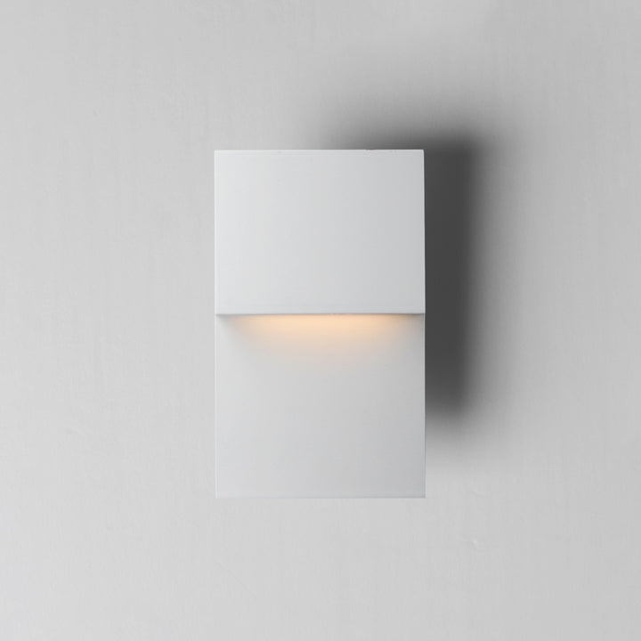 Pathfinder Step Light White alternate view
