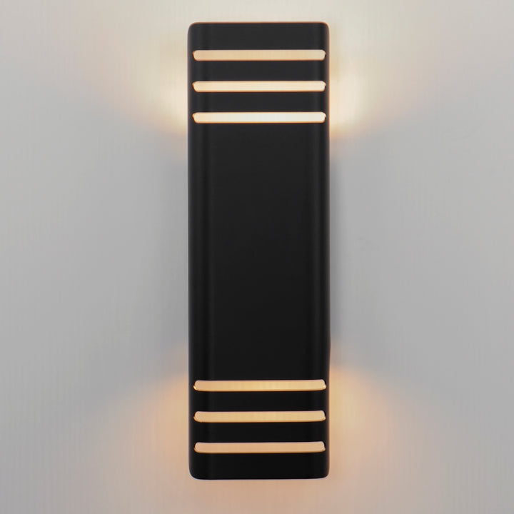 Lightray Large LED Outdoor Wall Lamp Black alternate view