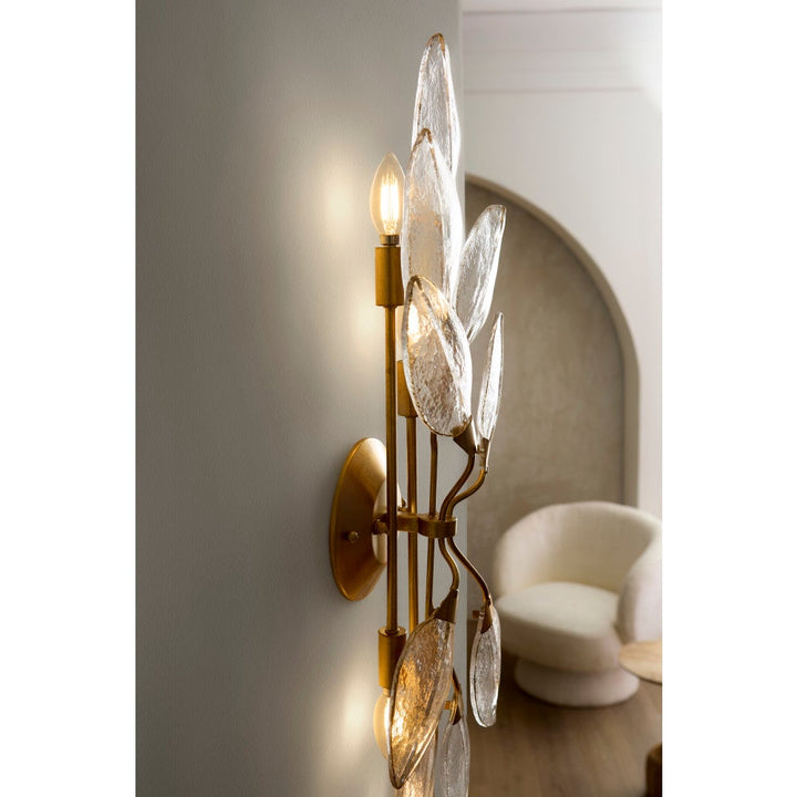 Amira Sconce