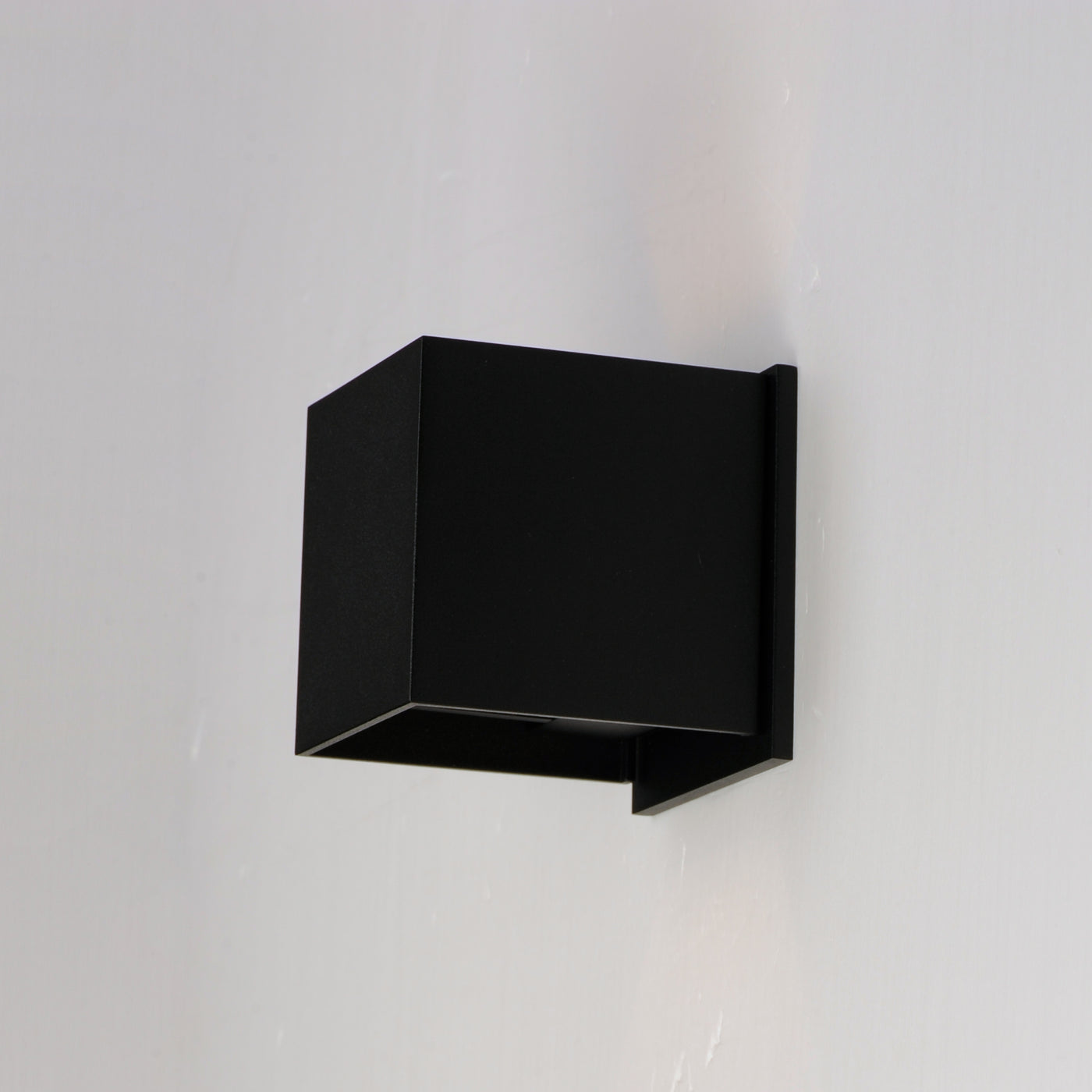 Alumilux Cube - LED Outdoor Wall Sconce