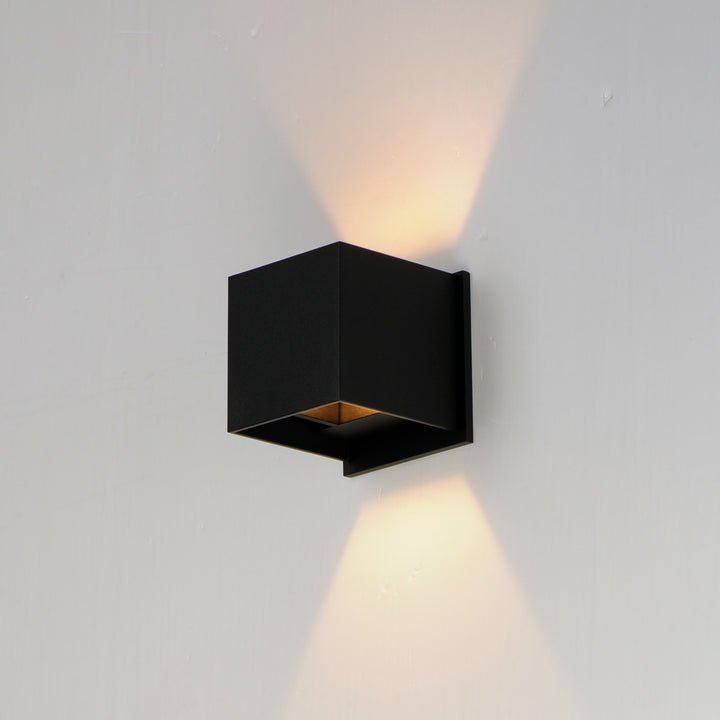 Alumilux Cube - LED Outdoor Wall Sconce by ET2 Lighting - view 5