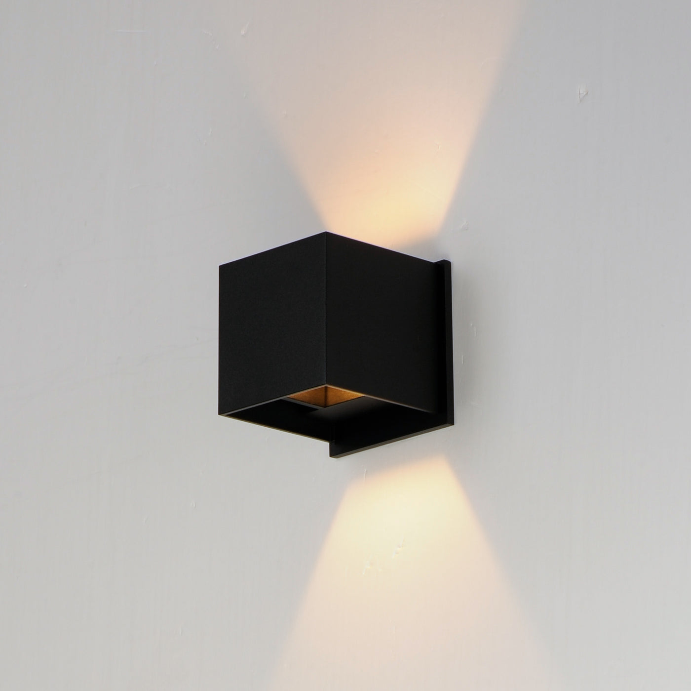 Alumilux Cube - LED Outdoor Wall Sconce