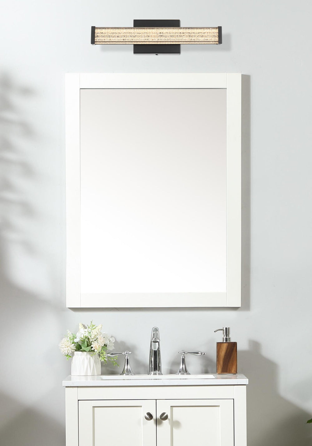 Jaxx Wall Sconce by Living District - view 2