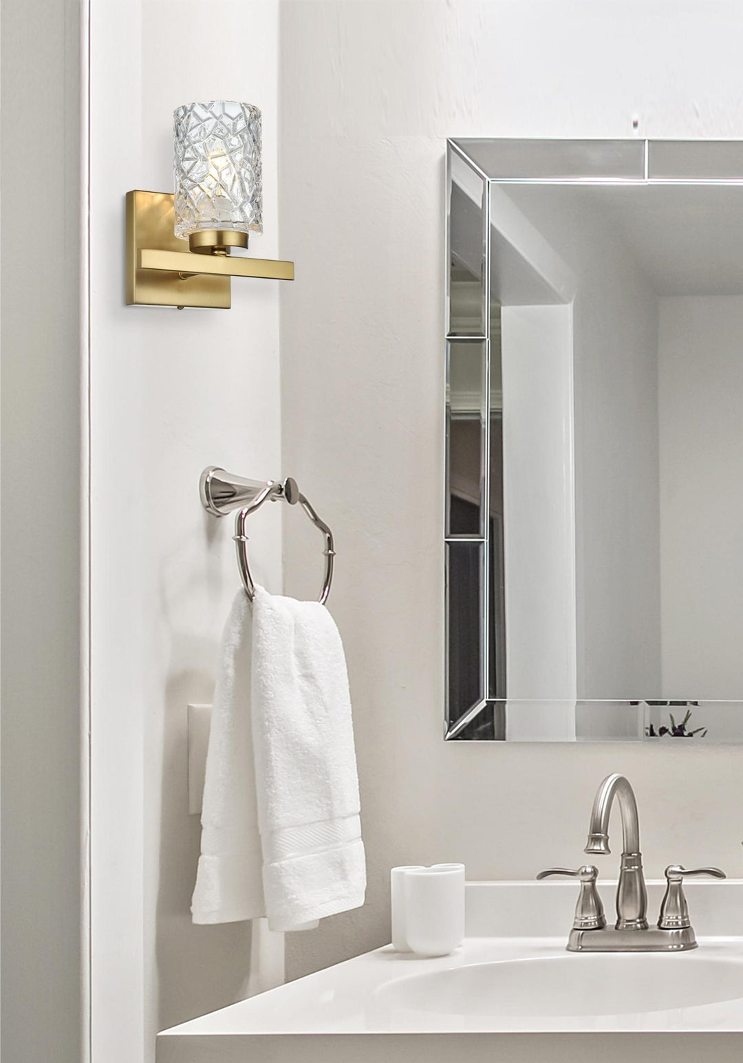Cassie Wall Sconce by Living District - view 10