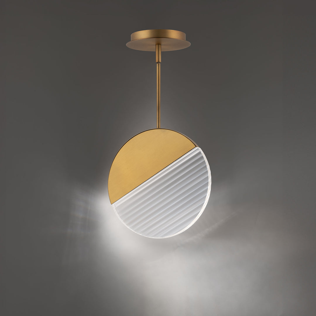 Crescent Pendant 4CCT