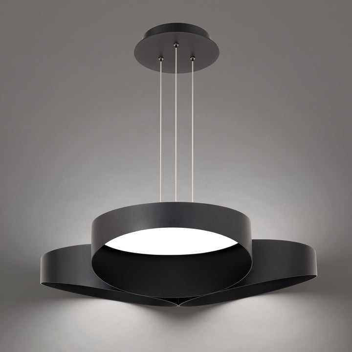 Triolet Pendant 4CCT