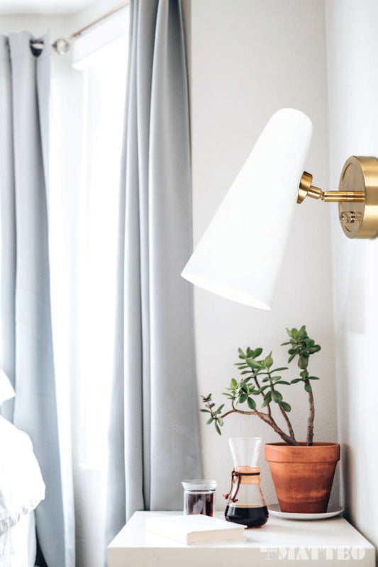 Steel Frame with Adjustable Head Wall Sconce