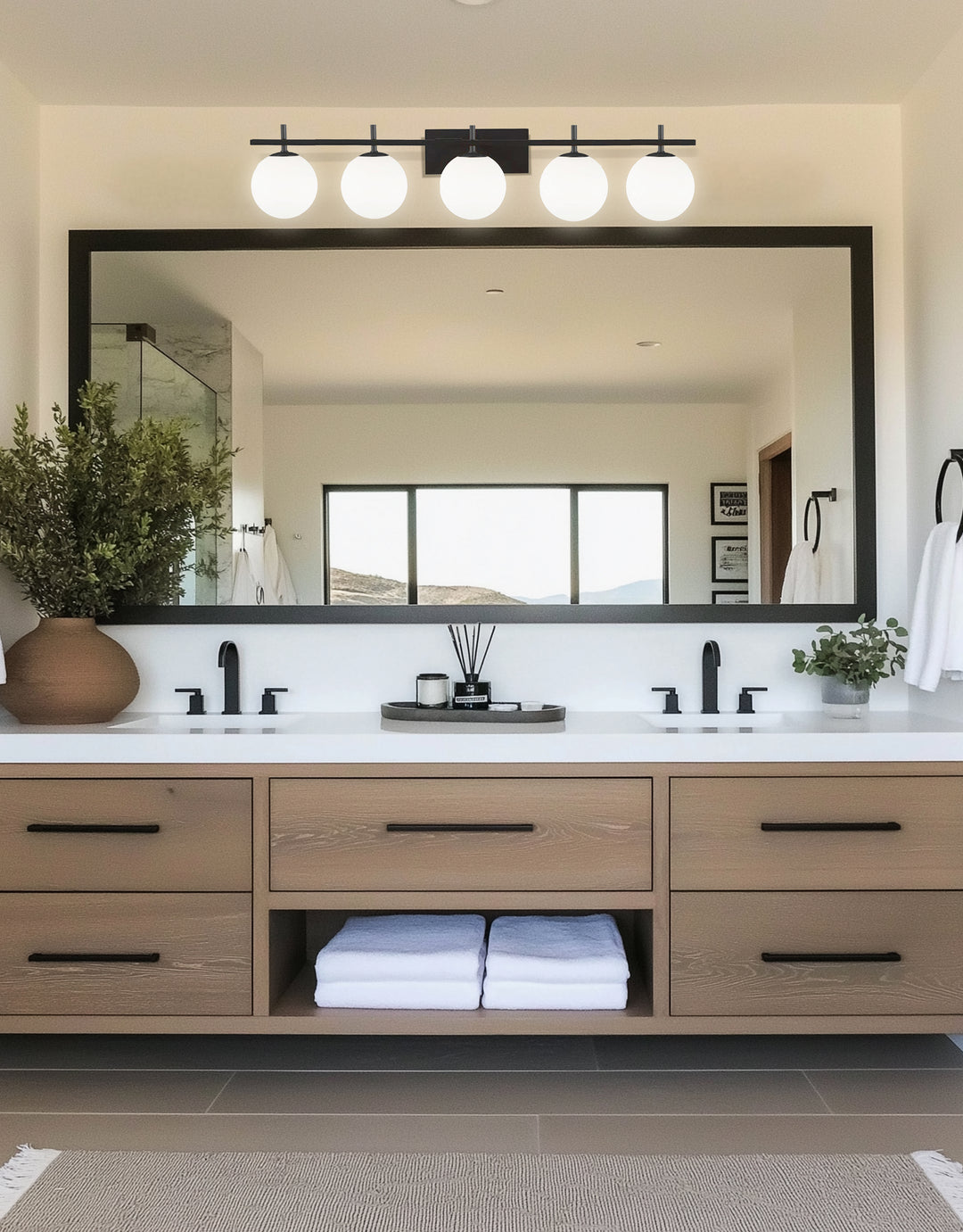 Vivaldi 5 Light Halogen Vanity by Dainolite - view 2