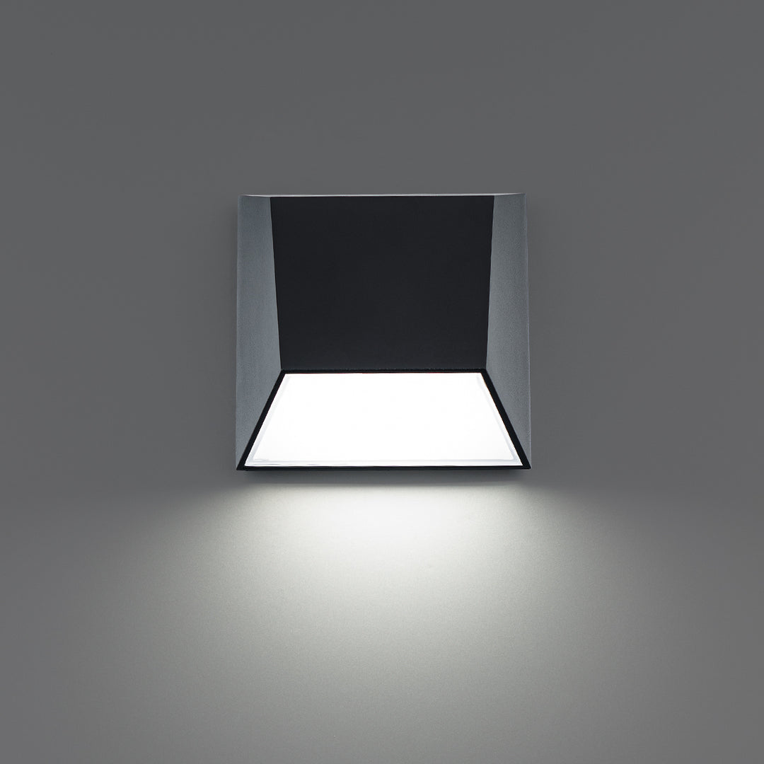 Atlantis Outdoor Wall Sconce
