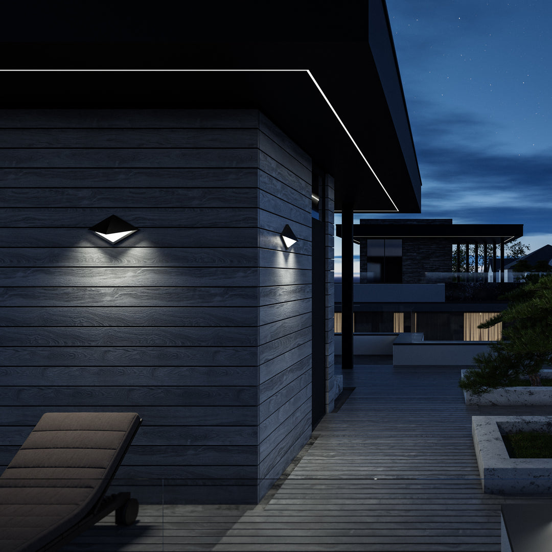 Pique Outdoor Wall Sconce 4CCT