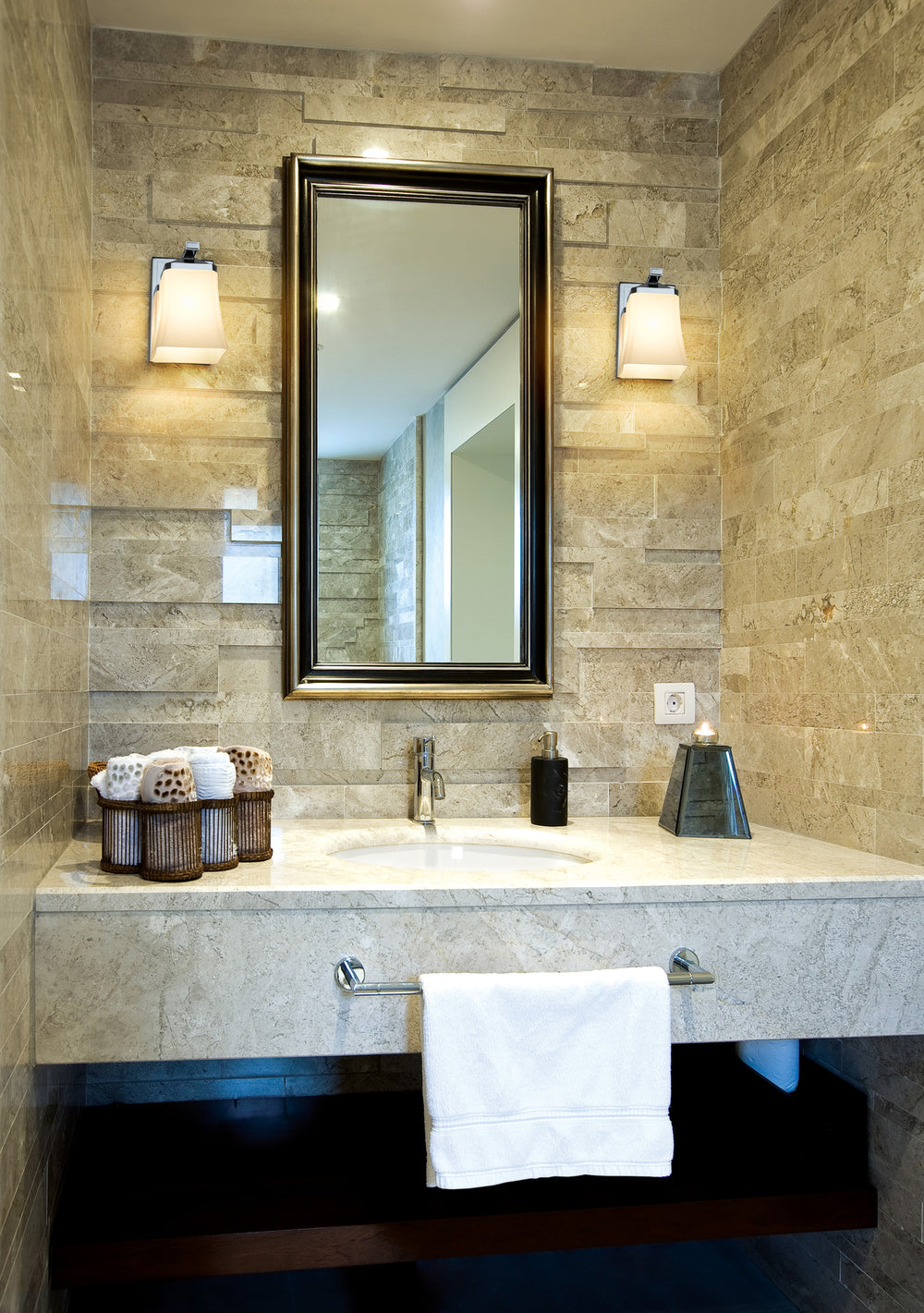 Darcy - 1 Light Wall Sconce