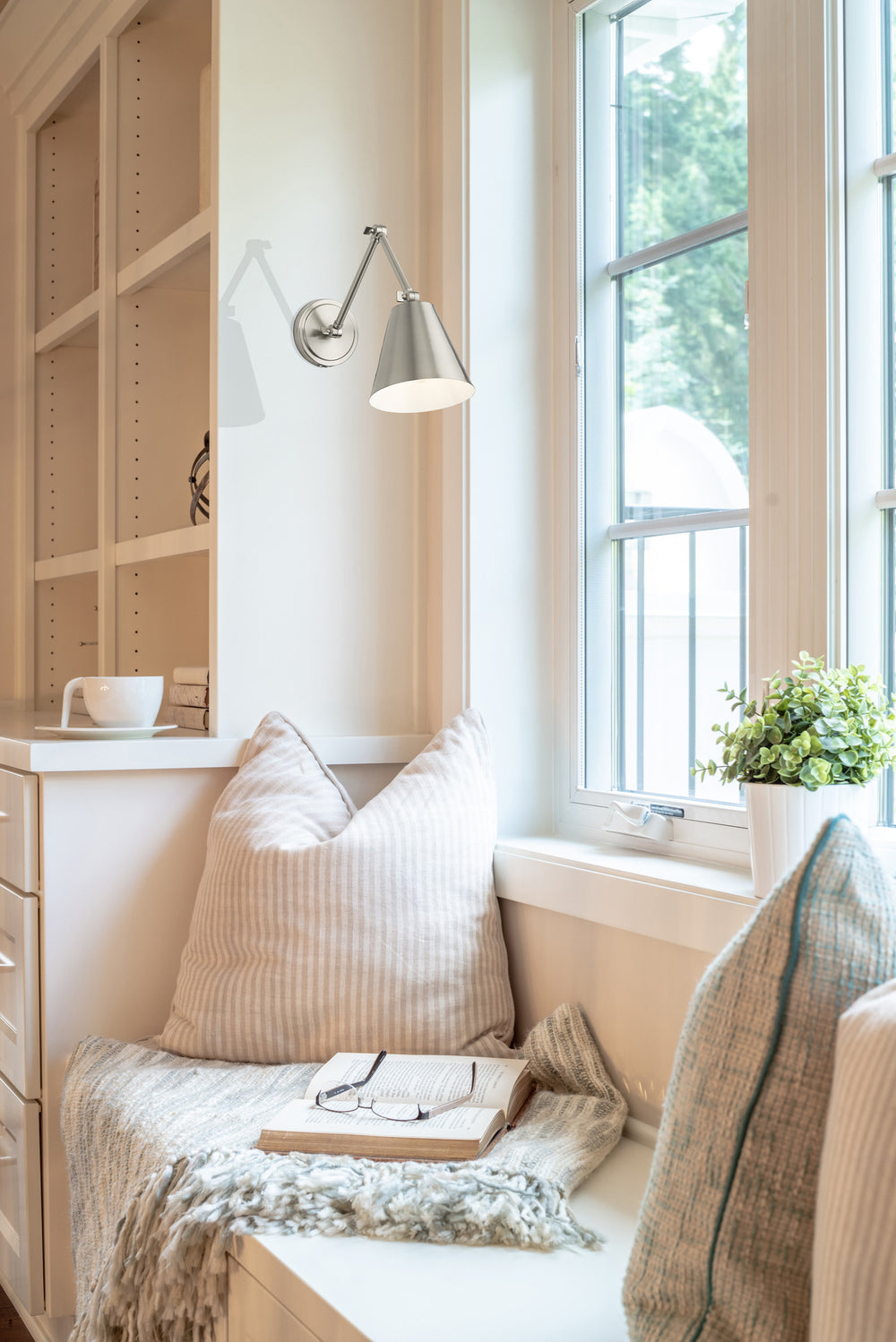 Regent - 1 Light Wall Sconce