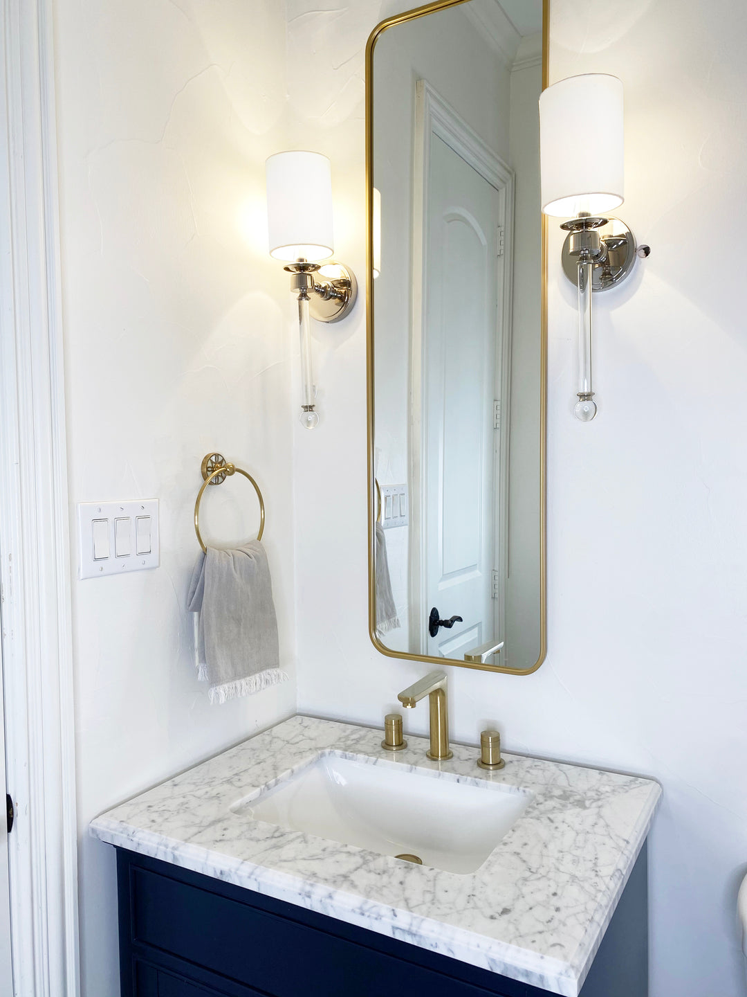Lucent 1-Light Wall Sconce