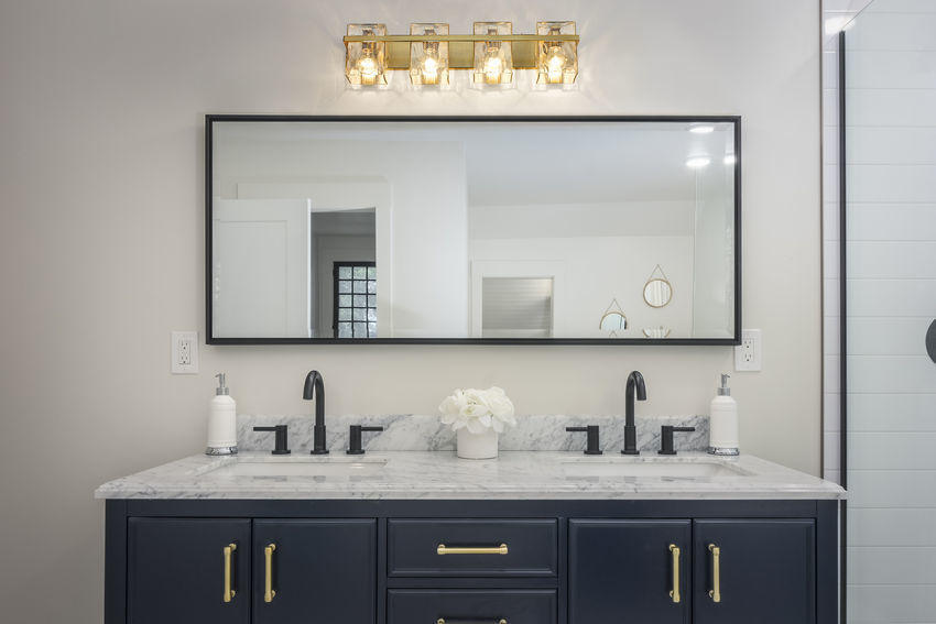 Steel Frame with Clear Rectangular Glass Shade Vanity Light