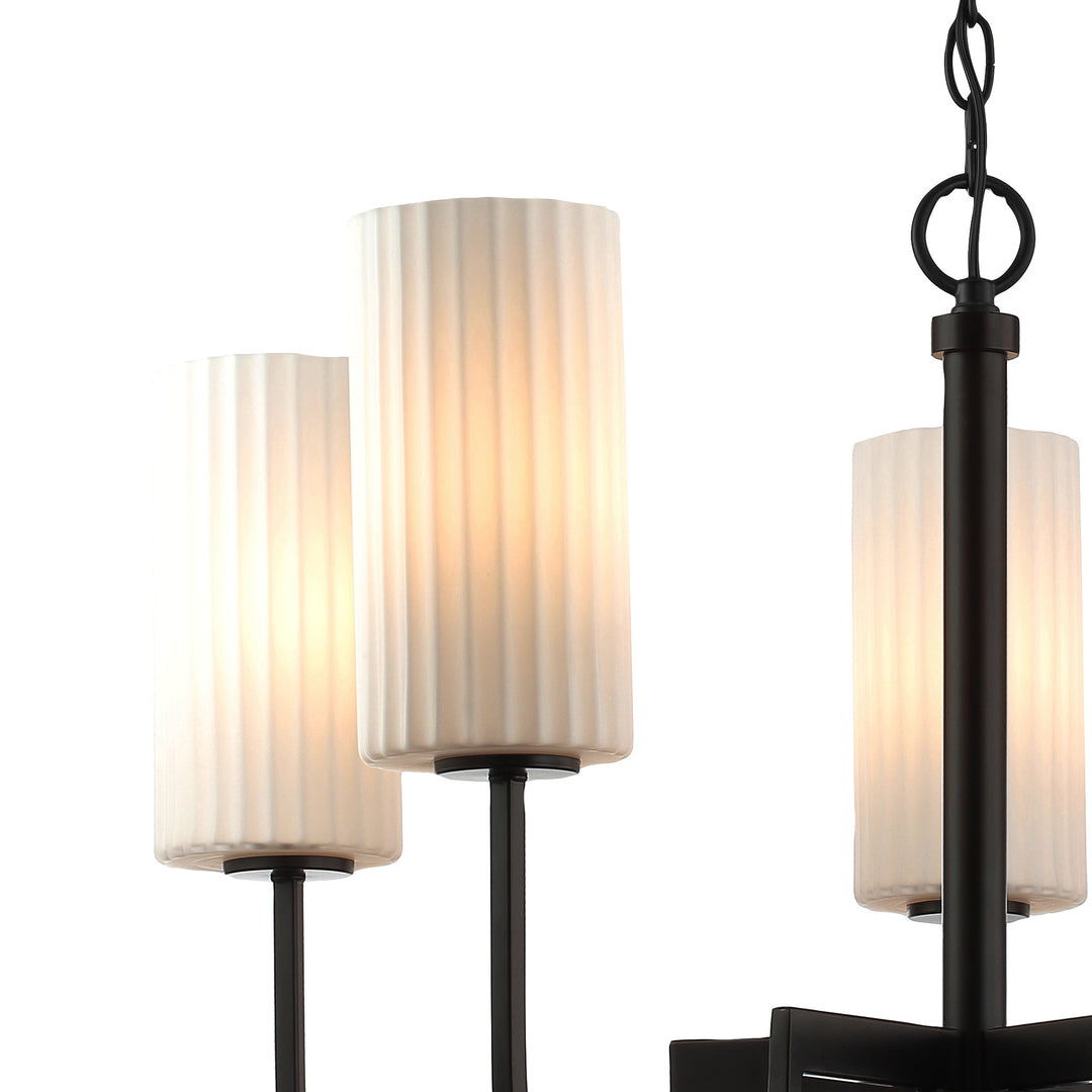 Town &amp; Country 8-Light Chandelier