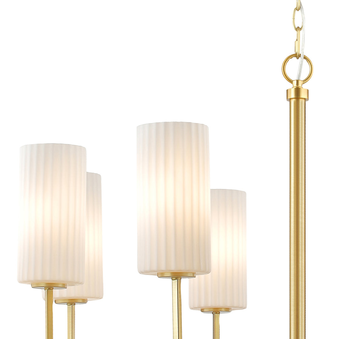 Town &amp; Country 8-Light Chandelier