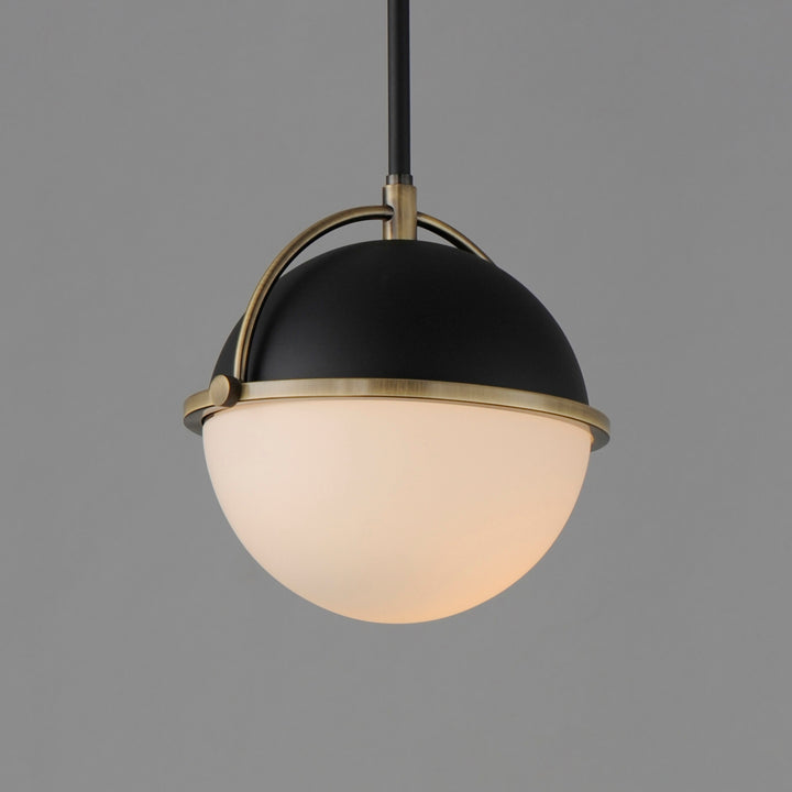 Duke Single Pendant