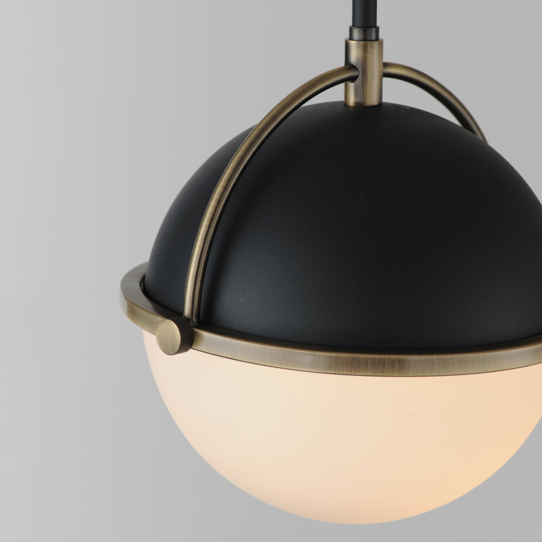 Duke Single Pendant