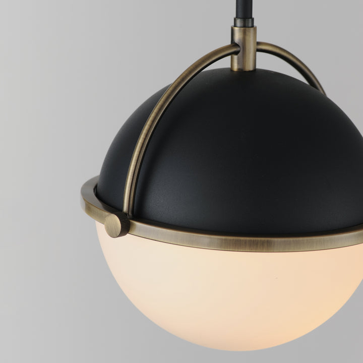 Duke Single Pendant