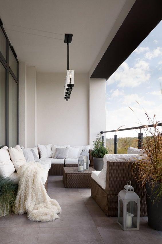 Steel with Clear Cylindrical Seedy Glass Shade Linear Pendant - LV LIGHTING
